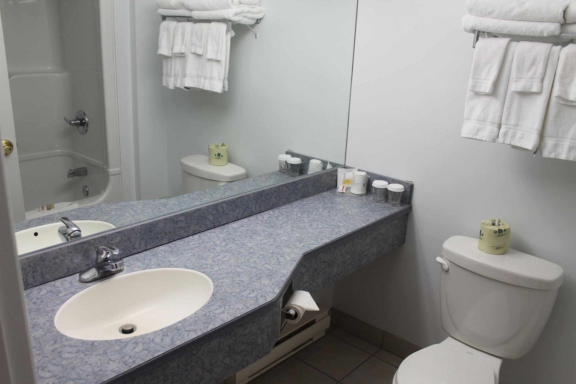 Days Inn By Wyndham Edmundston Dış mekan fotoğraf
