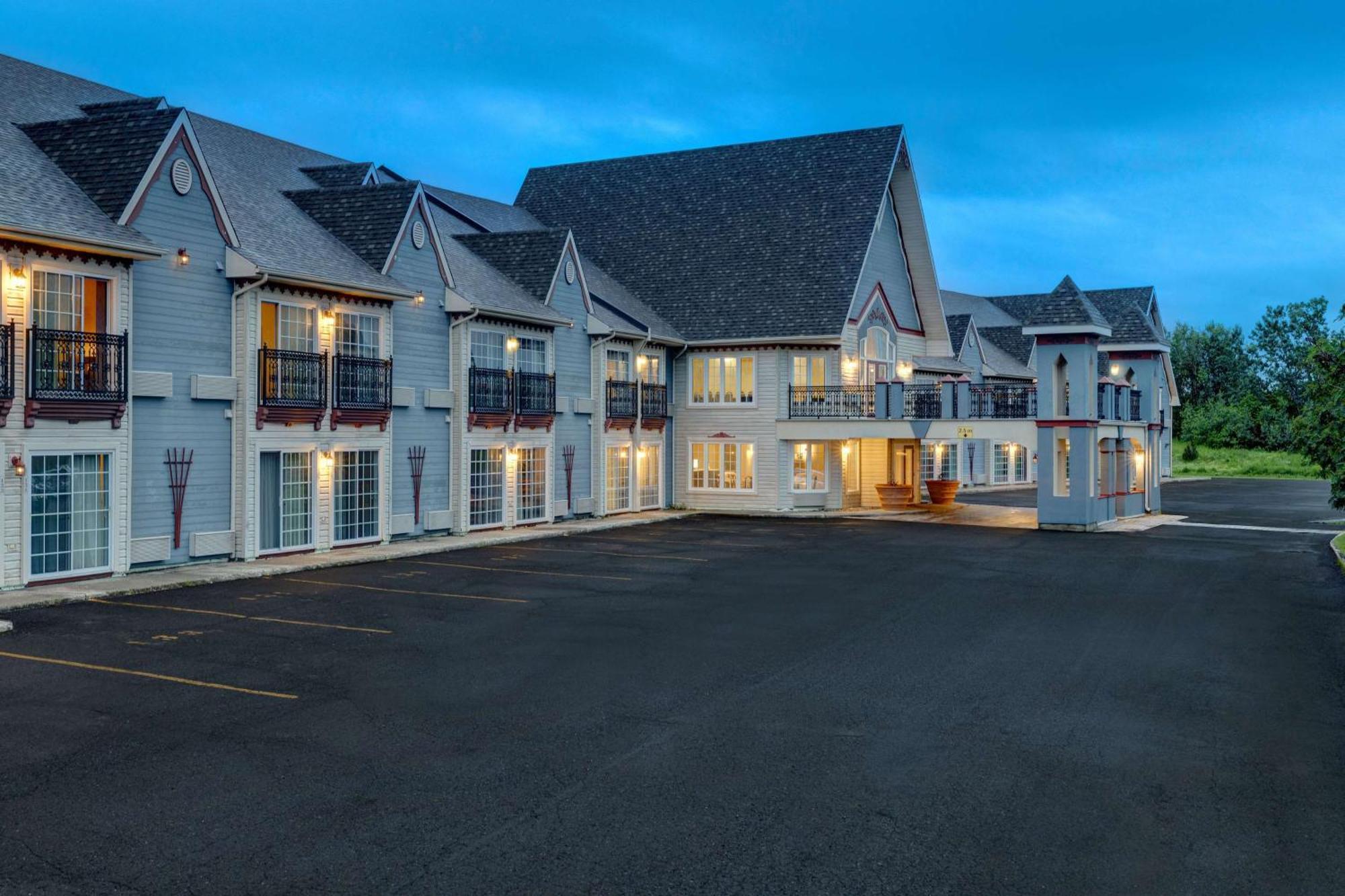 Days Inn By Wyndham Edmundston Dış mekan fotoğraf