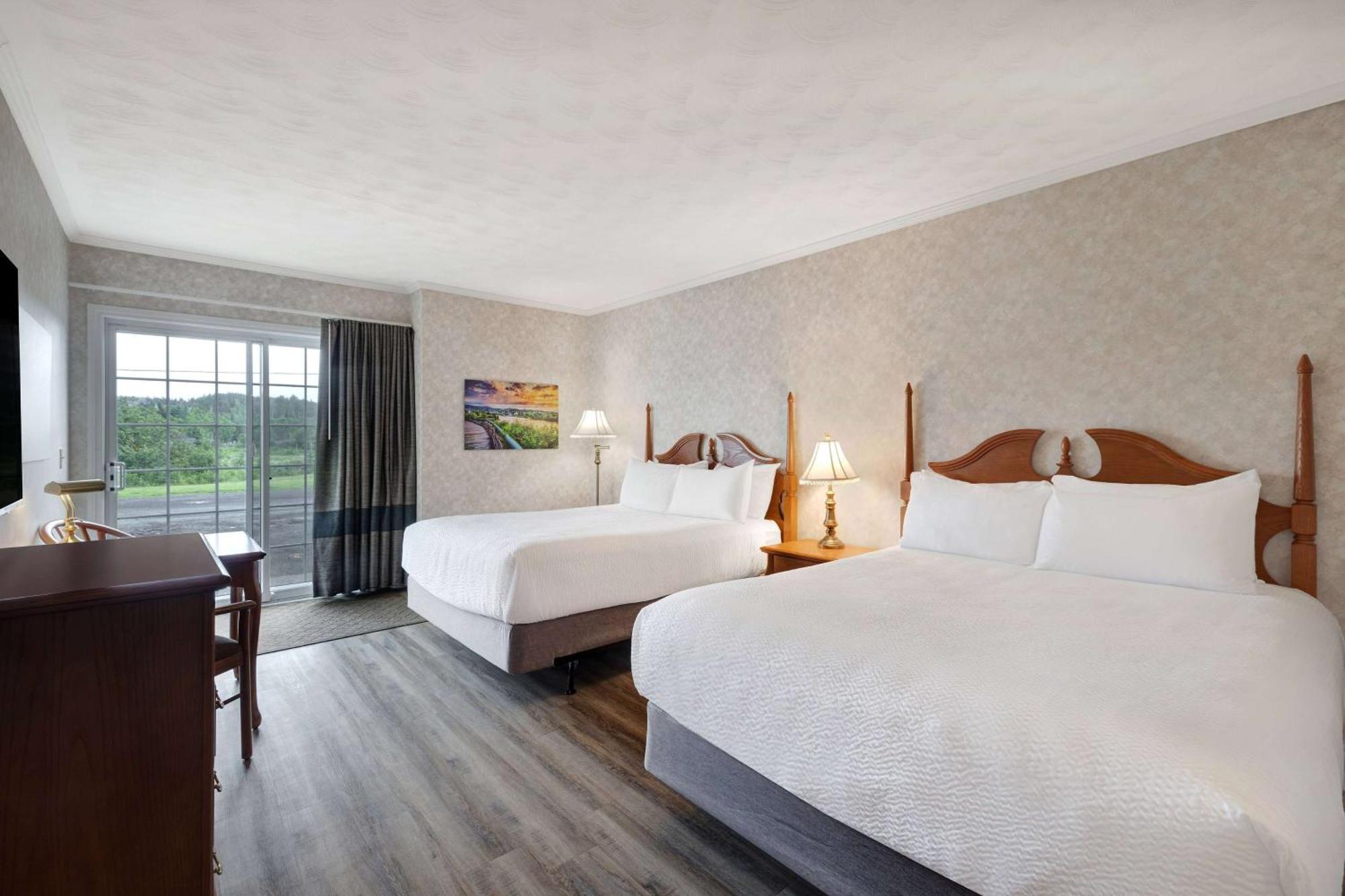 Days Inn By Wyndham Edmundston Dış mekan fotoğraf