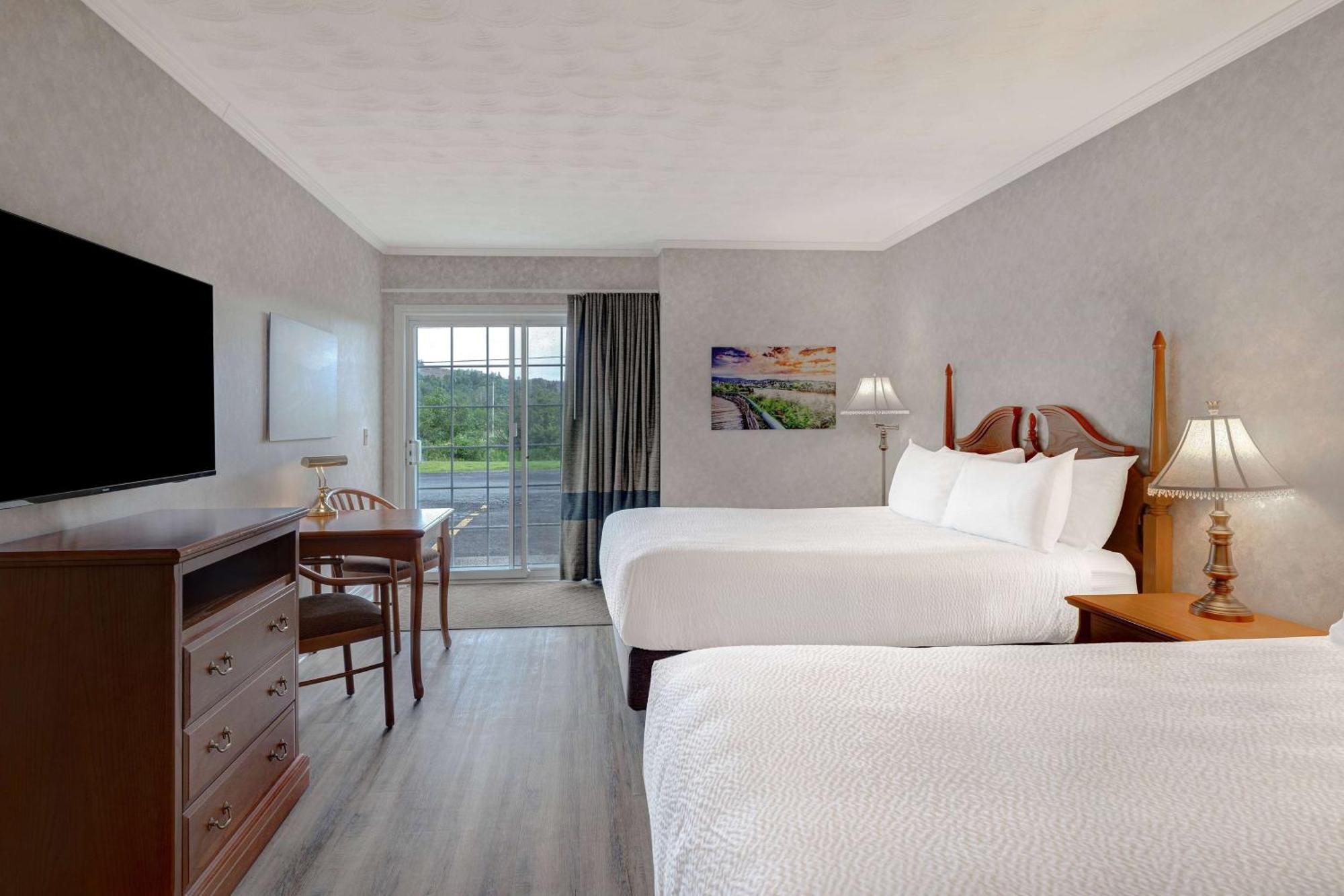 Days Inn By Wyndham Edmundston Dış mekan fotoğraf