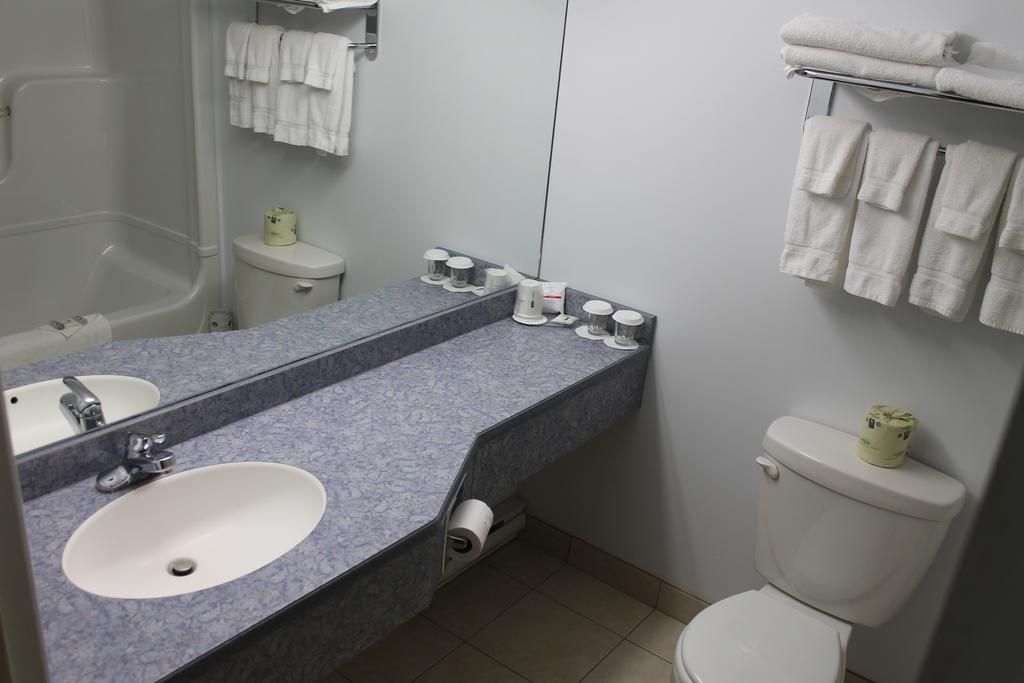 Days Inn By Wyndham Edmundston Dış mekan fotoğraf