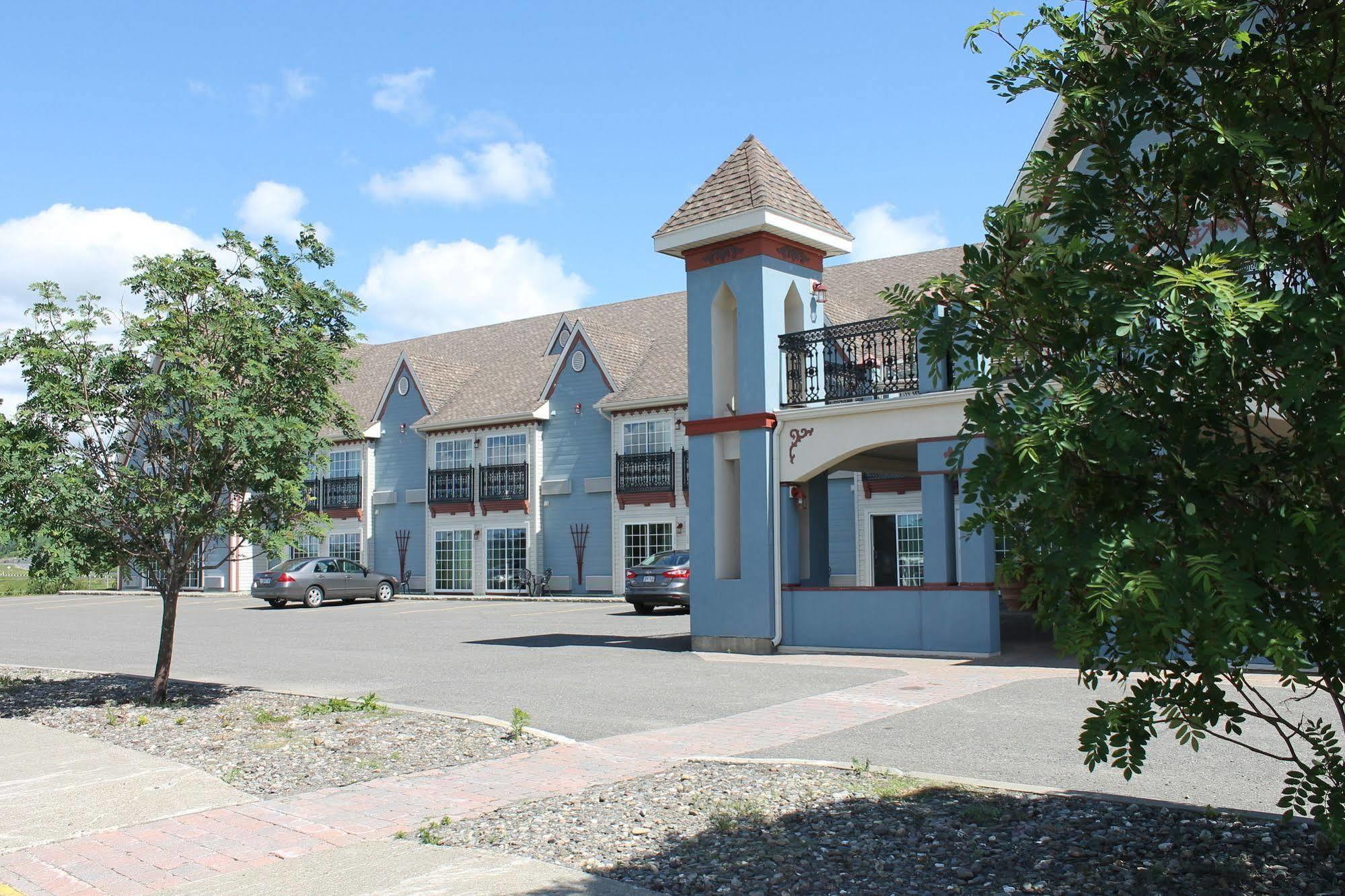 Days Inn By Wyndham Edmundston Dış mekan fotoğraf